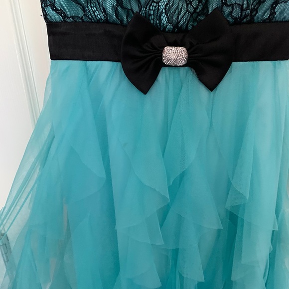 Gorgeous aqua blue dress 👗 - Picture 4 of 9